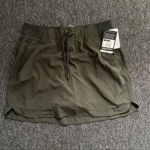 Dark green athletic skirt